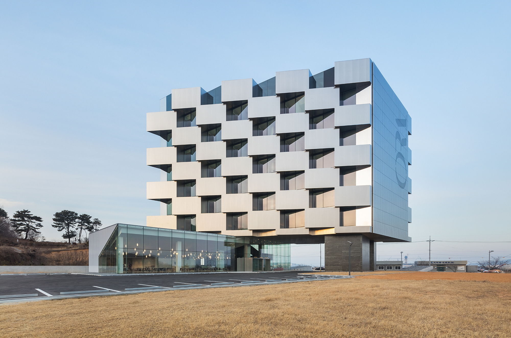 Ora Hotel